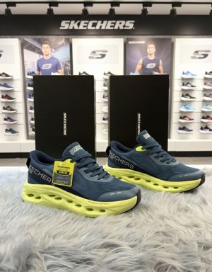 Skechers-max-cushioning-glide-step-advert-hands-free-slip-ins-mens-sneaker