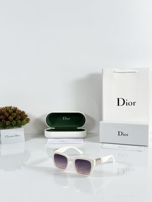 Dior_WMNS_5535_Cream_Pink