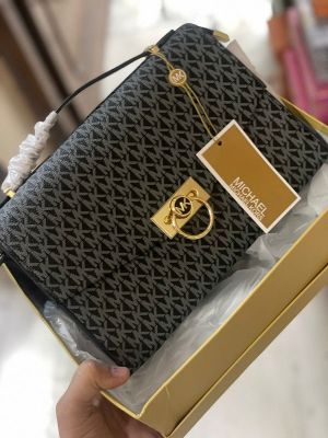 Michael_Kors_HENDRIX SLING WITH BOX DUST COVER 5563