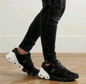 On Cloudflyer 4 Black White