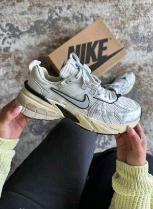 Nike_V2k_Run_Metallica_Silver