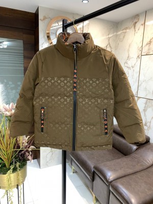 LOUI S VUITTON REVERSEABLE JACKET 1040