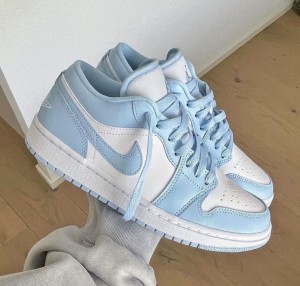AIR JORDAN 1 LOW ICE BLUE LB