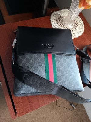 Gucci_GG_Messanger_Side_Bag_Red_Stripe_With_DustBag_(Grey)
