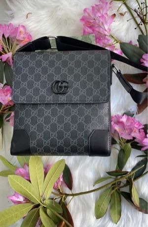 Gucci_Unisex_Messanger_Crossbody_Bag_With_Dust_Bag_(Grey)