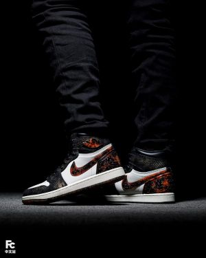 Air jordan retro 1 high year of snake