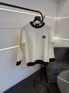 Gucc i imported knitted yarn imported sweater cream