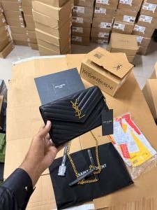 Yves_saint_laurent_ysl_cassandre_grain_leather_envelope_shoulderbag_with_premium_packing_384