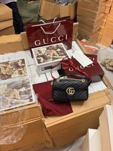 Gucci_gg_marmont_shoulderbag_premium_with_doublebox_carrybag_etc_367