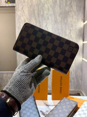 LOUIS-VUITTON-DEEPIKA-WALLET-WITH-BOX-5663