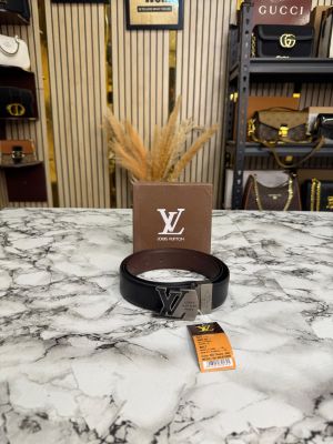 Louis_Vuitton Black Leather Belt With Silver Buckle Includes Box (M58)