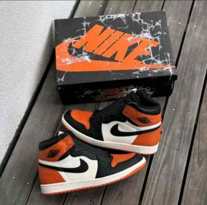 Nikee Air Jordan Retro 1 Shattered Backboard