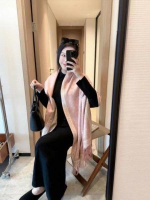 Louis_Vuittion_Woollen_Stole_For_Women_With_Box_P1