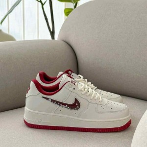 NIKEe AIRFORCE 1 VALENTINES DAY SEMI UA