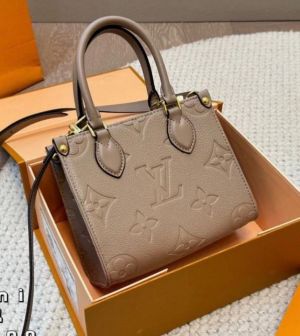 Louis_vuitton onthego BB mini size with double box 662