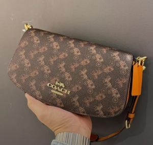 Coac_h Andrea Shoulder Bag In Signature Canvas with box  675