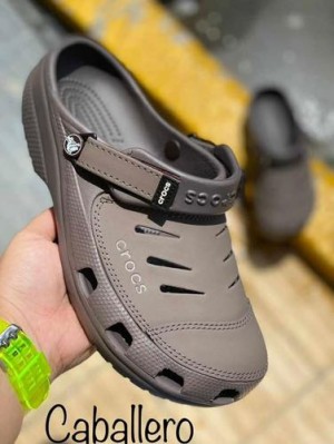 Crocs-classic-yukoon-clog-sandal-brown