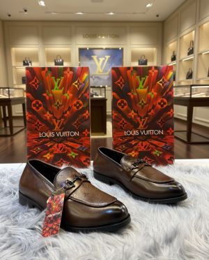 Louis-Vuitton-Premium-Brown -Loafer