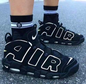 Nikee air more up tempo black