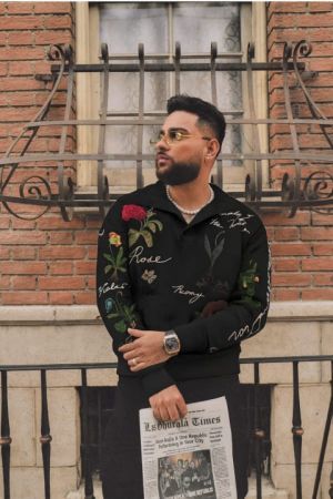 D-IOR IMPORTED CELEBRITY EDITION SWEATSHIRT BLACK