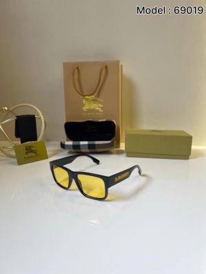 Burberrry_69019_yellow_black