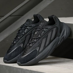 Adidas-Ozelia-Runner-tripple-black