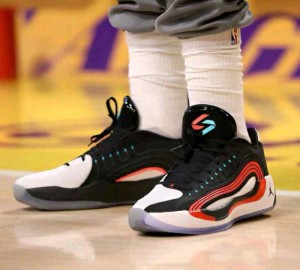 Nikee Air Jordan Luka 4 BLOODLINE