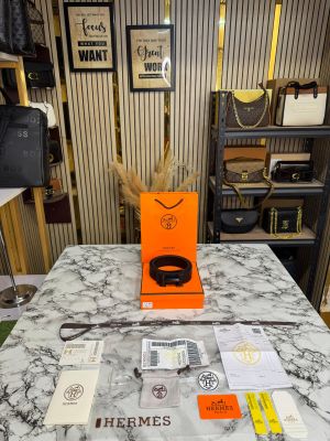Hermes black leather belt with black h buckle full set includes (12-4)