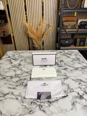COAC_H EMBOSSED ZIP WALLET WITH GOLD HARDWARE INCLUDES BOX AND DUST BAG (CD002-WHITE)