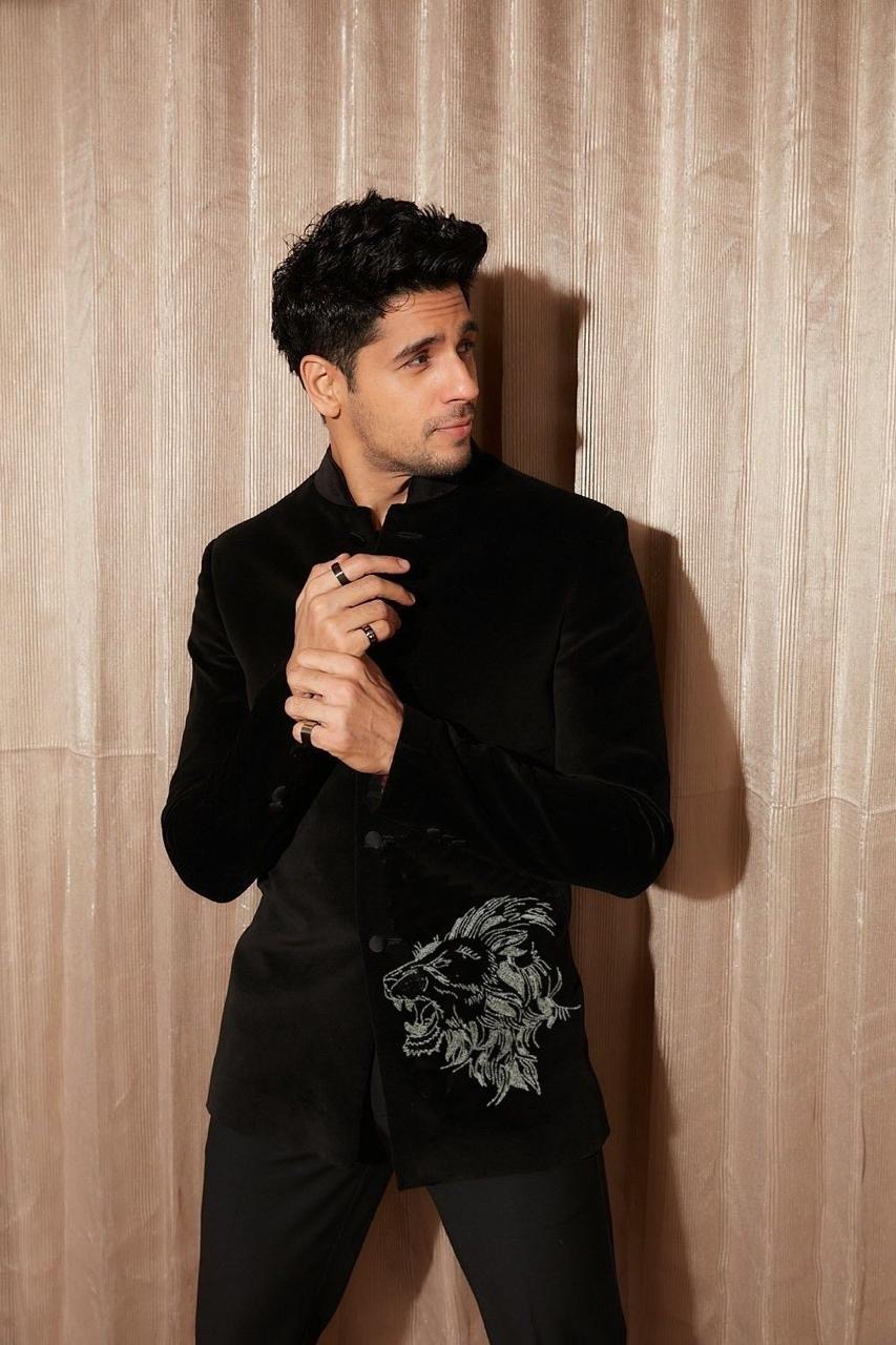 DOLCE&GABBANA.IMPORTED.FABRIC.STORE.ARTICLE.BLAZER.WITH.PACKAGING.MR244