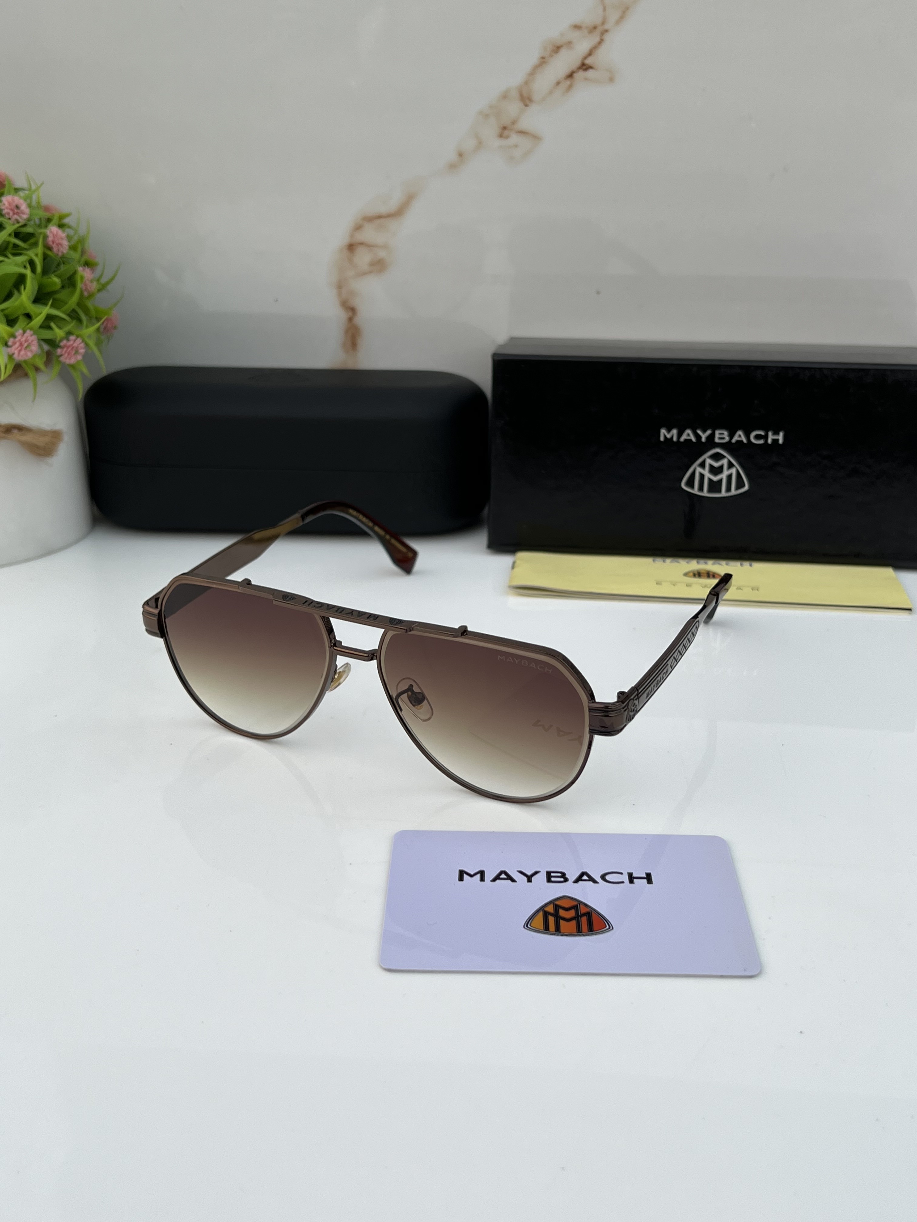 Maybach_72395_brown_shaded