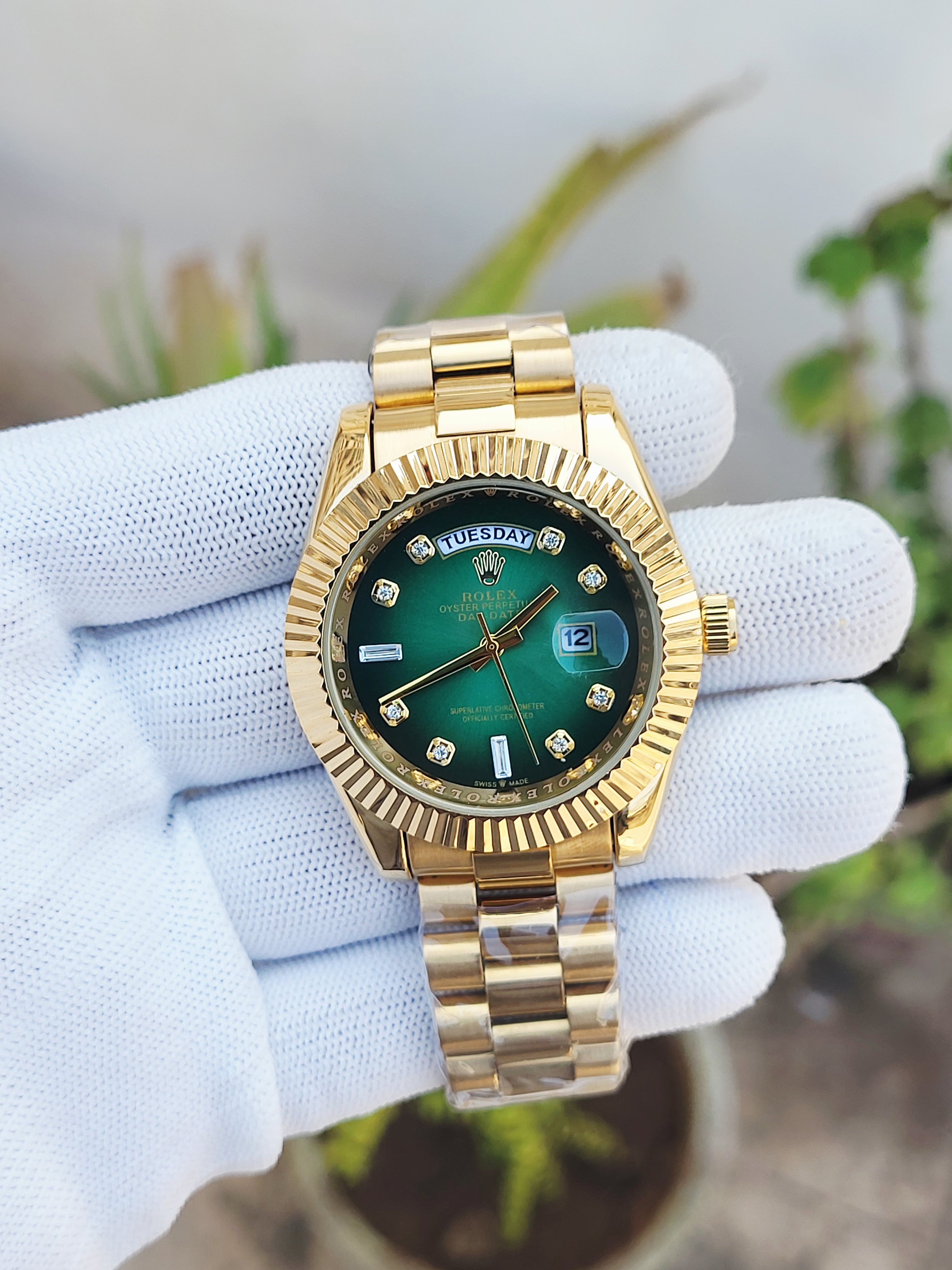 ROLEX_DAYDATE_GOLD_DIAMOND_GREEN_SWEEP_DIAL_299