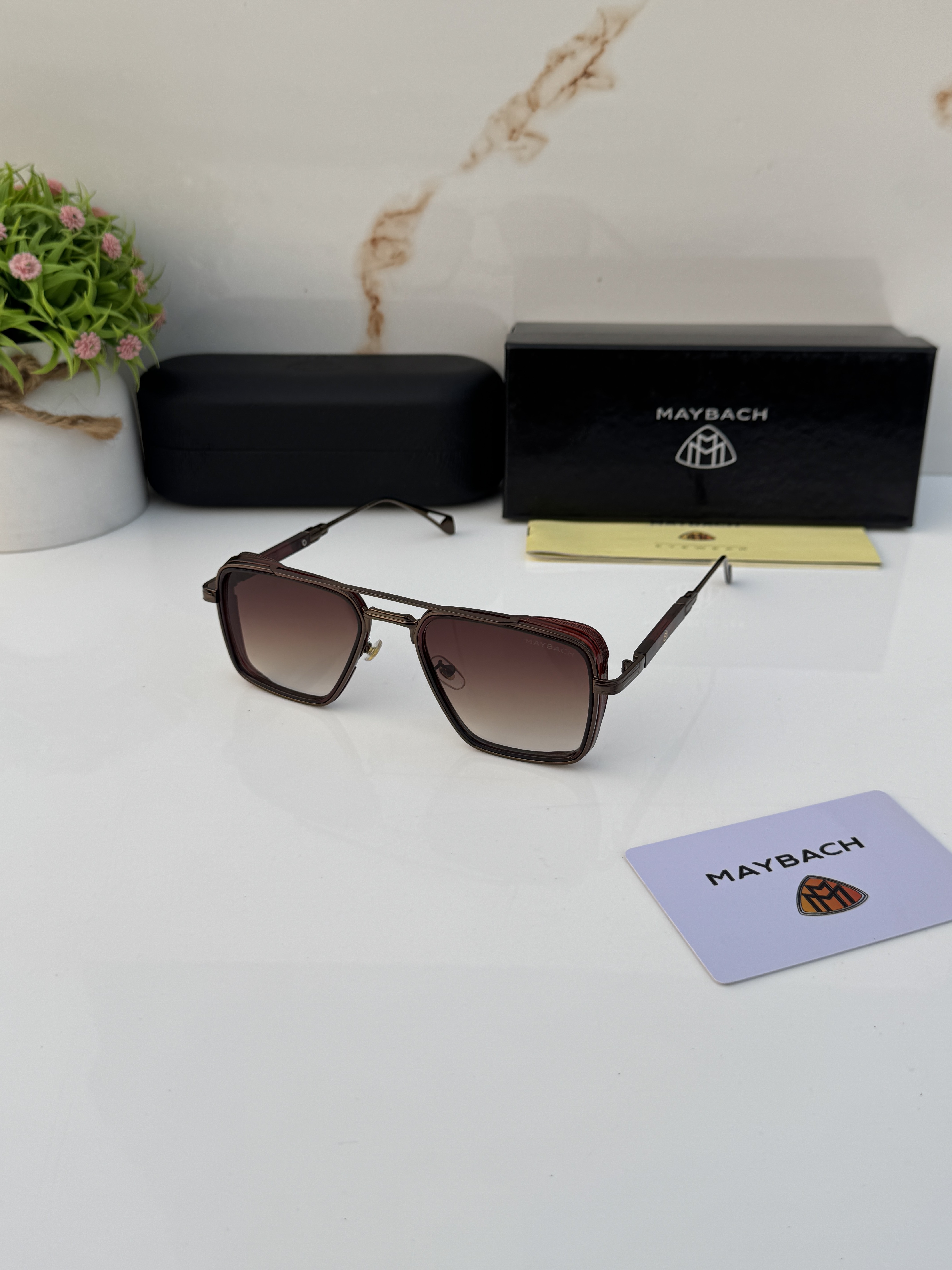 Maybach_72379_brown_shaded