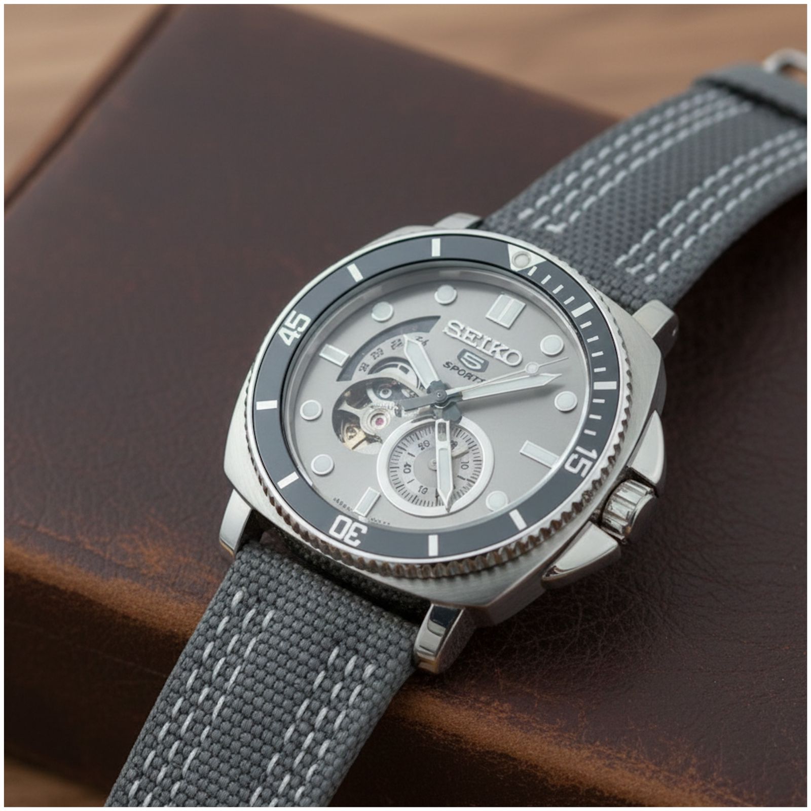 Seiko 5 Sprots Automatic Grey