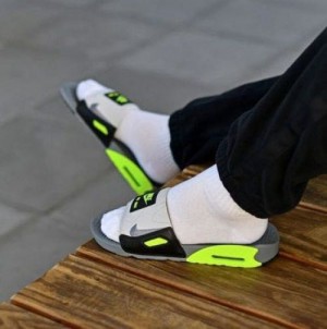 NIKE-AIR-MAX-90-slide-
