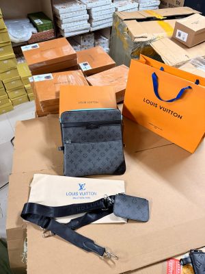 Louis_vuitton_lv_trio_messenger_bag_with_ogbox_carrybag_etc_184
