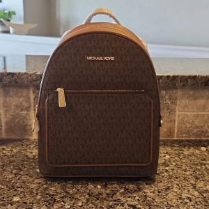 Michael_kors Adina Bag pack 