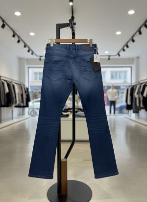 DIESE_L IMPORTED BOOTCUT JEANS