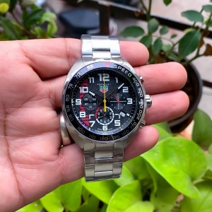 TAGG Heuer Formula 1 Red Bull Racing Special Edition