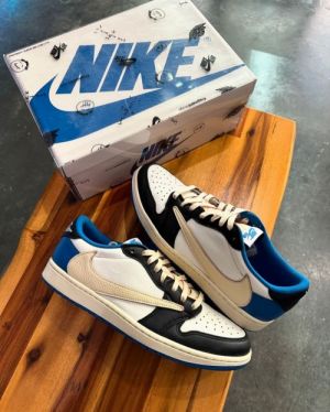 Jorda_nn Retro 1 Low Travis Scott Fragment 236