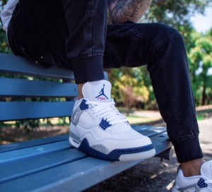 Nike-Jordan-4-Midnight-Navy