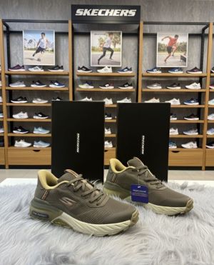 Skechers-max-cushioning-glide-step-advert-hands-free-slip-ins-mens-sneaker