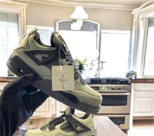 Nike-TRAVIS-SCOTT-NEW-AIR-JORDAN-4-OLIVE