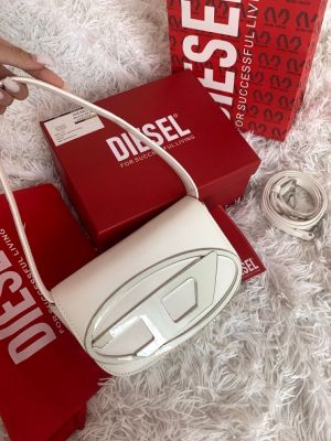 Diesel_1dr__shoulder_bag_with_og_box_and_carry_bag