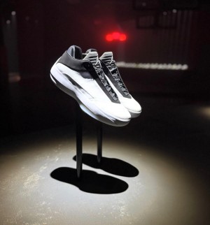 NIKEE AIR JORDAN 4 THE CLASSIC