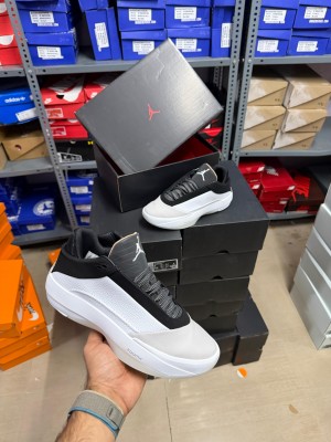 NIKEE AIR JORDAN 4 THE CLASSIC