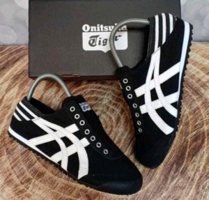 Onitsuka Tiger Slip On Paraty Black White 936