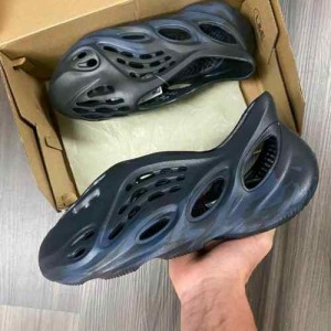 Adidass Yeezy Foam Runner Mineral Blue