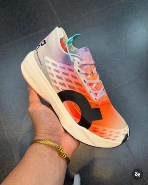 On cloud  Running boom strike white flame