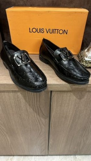 Louis-Vuitton-loafers-BROWN